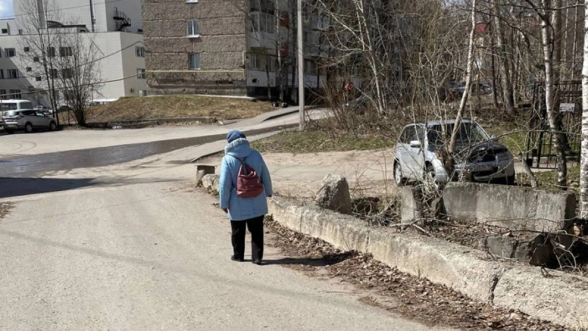 С кем должны жить пожилые люди в старости: три варианта жизни после 70