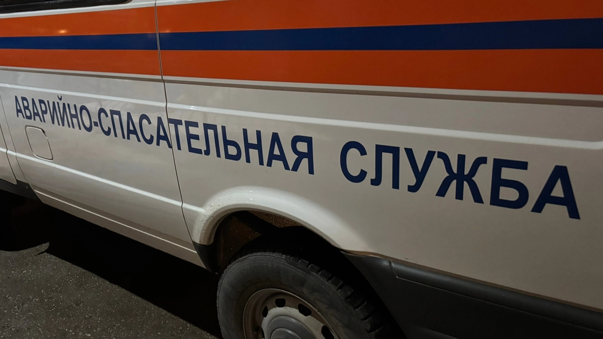 Во Владимирской области спасатели разрезали болгаркой заклинившие на мужчине наручники