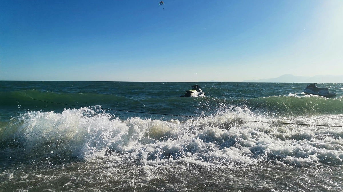 Море уже +29 °C, а туристов - никого: 5 "нишевых" курорта, где лето уже в самом разгаре - прямой рейс