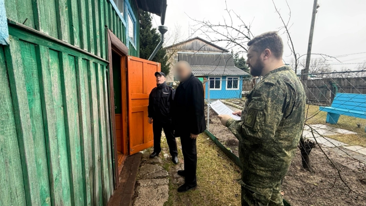 Во Владимирской области мужчина забил насмерть гостя за грязную обувь на кровати и лёг спать