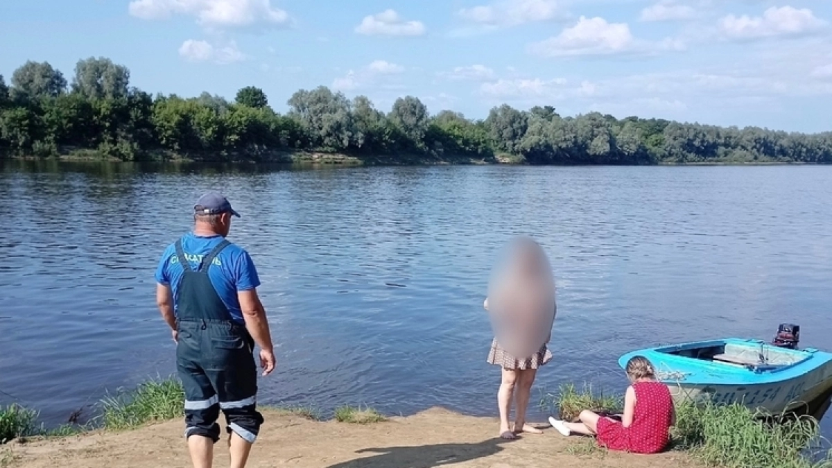 Спасатели во Владимирской области вытащили из воды девушку, которую уносило течением