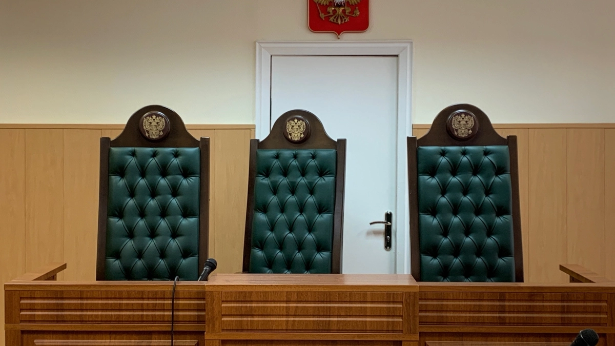 Связывала руки и выгоняла раздетым на холод: во Владимирской области судят мать за истязание сына 